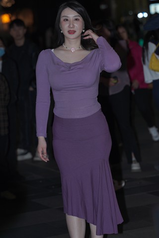 王俪丁---紫色长裙