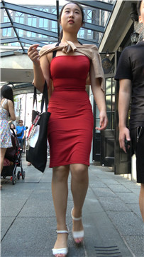 4K 性感身材大红包臀裙街拍高跟美女 [1.91 GB]